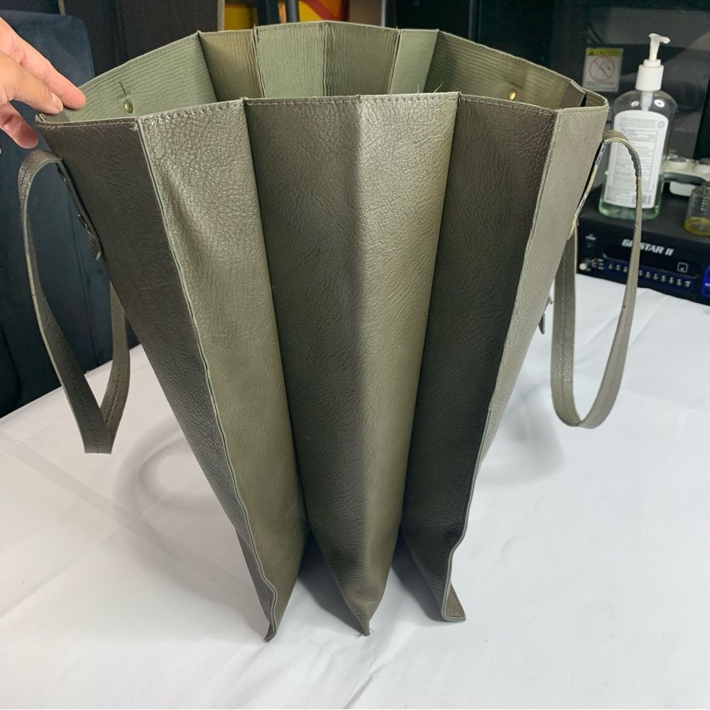 Universal Thread Non-Leather Material Olive Green… - image 5